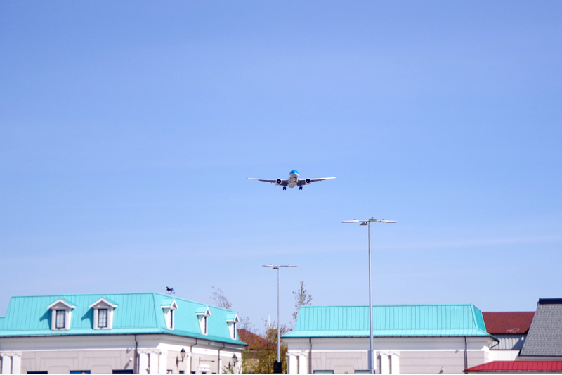 マッカーサーグレン・デザイナー・アウトレット 飛行機