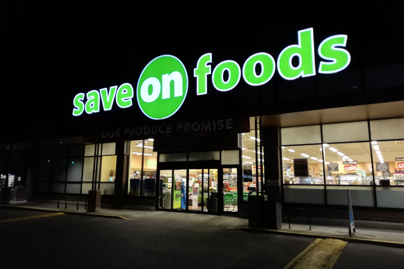 スーパー save on foods