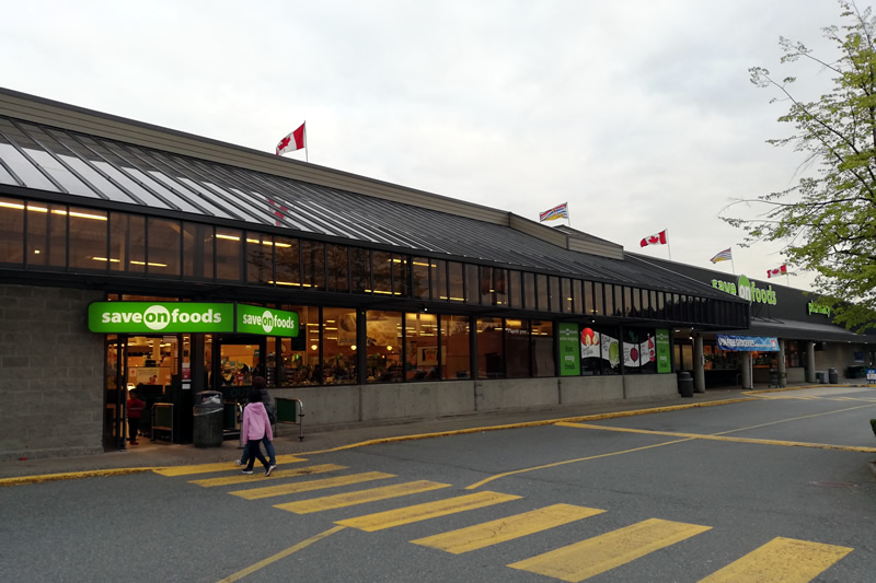 スーパー save on foods