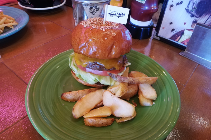 ハイミール(HighMeal) レッドチェダーチーズバーガー